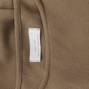 Oak and Fort-Taupe/Clay colored 3/4 sleeve textured top,oversized scoop neck